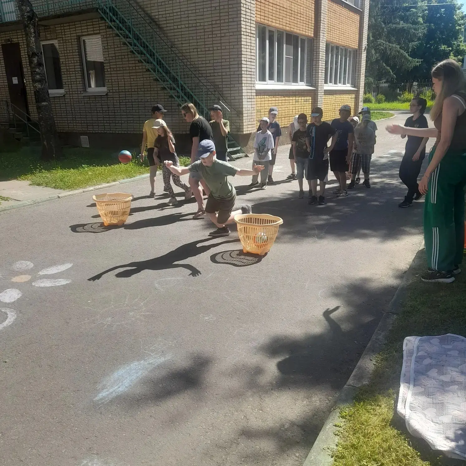 В нашем лагере «САЛЮТ» 🎉 прошли долгожданные «Весёлые старты» 🏃, которые зарядили всех участников 