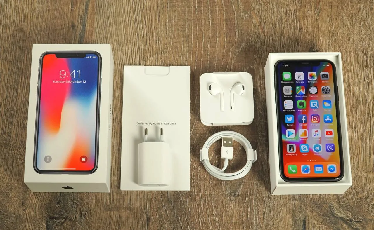 Помните те времена, когда открываешь коробку с новым iPhone, а там кроме самого телефон...