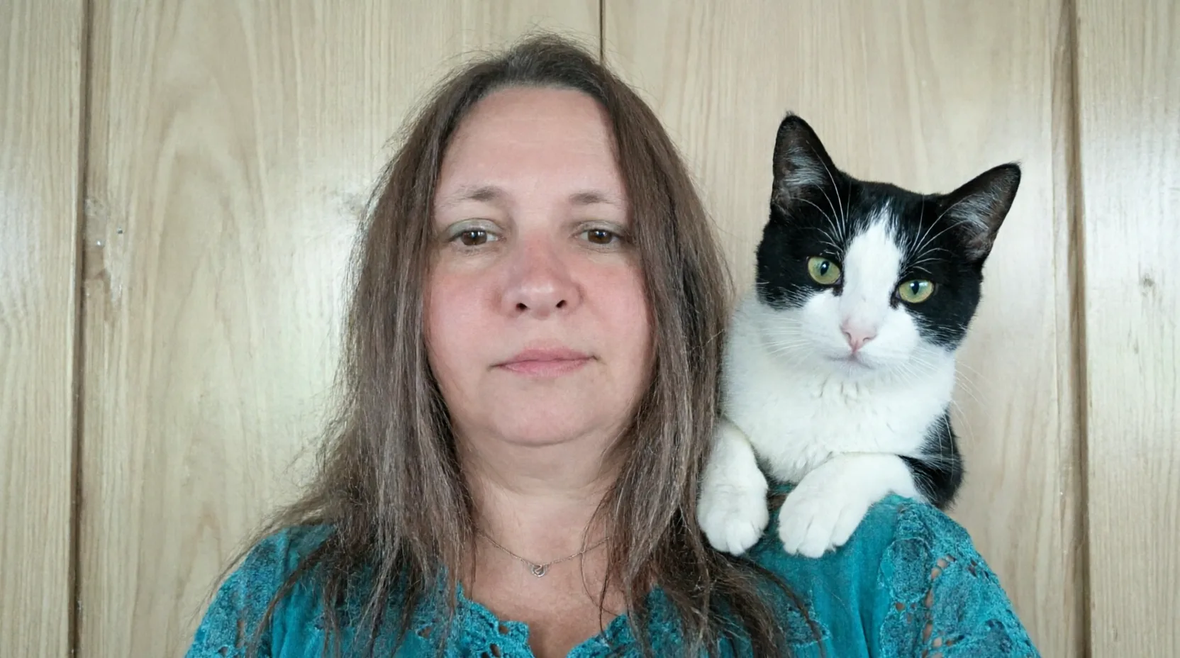 В эту субботу мы с моими котиками перебазируемся на все лето - переедем на дачу.