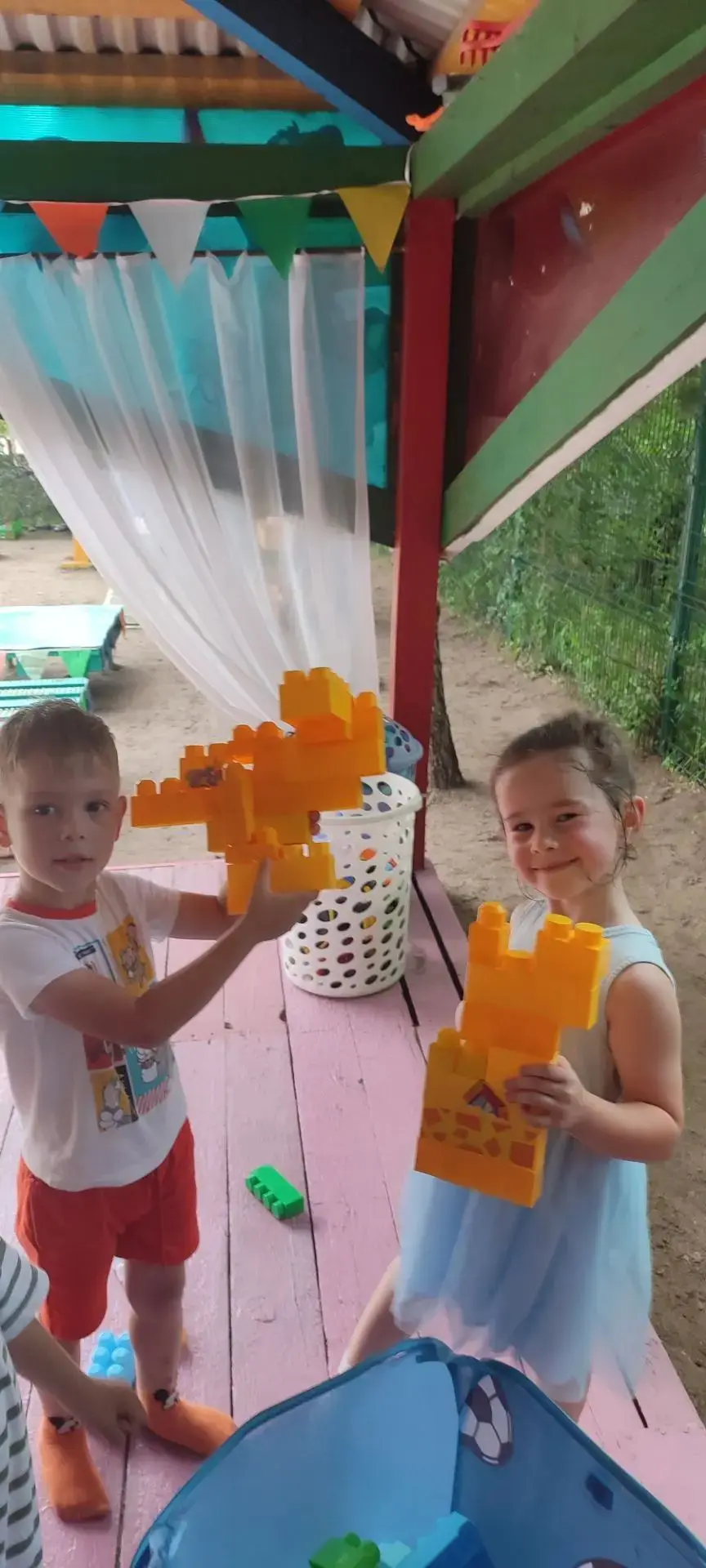 Разноцветная неделя: день жёлтого цвета! 
☀Сегодня дети средней группы "Ромашки" узнали, что означае