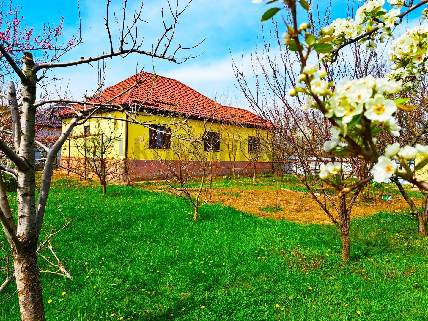 🏠 ID 133900937 Адрес: Краснодарский край, Северский р-н, п.г.т. Ильский  📍 Просторный кирпичный дом 