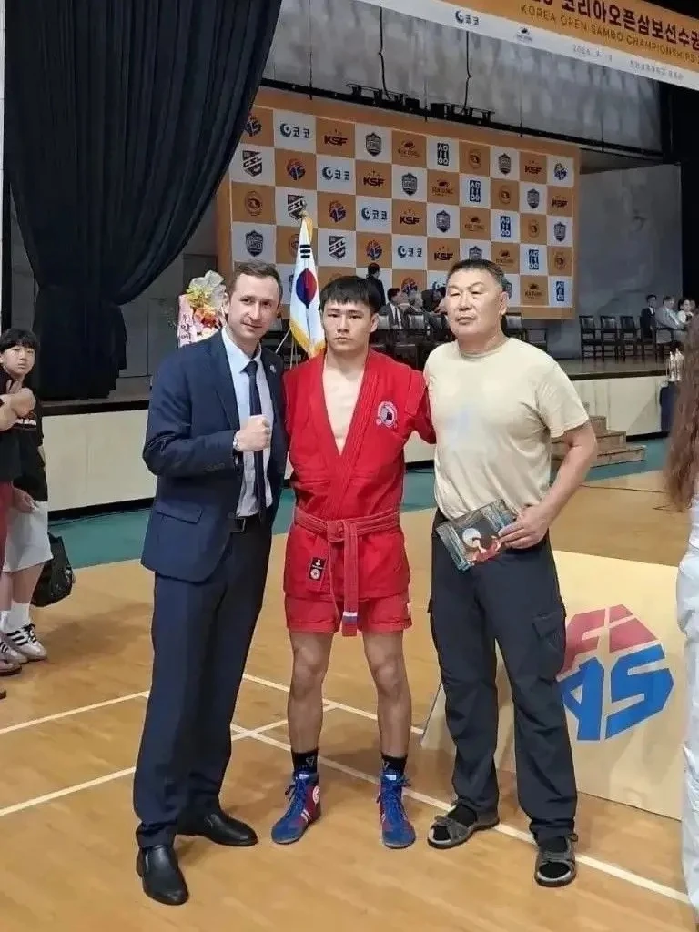 🏆 Спортсмен из Бурятии победил на чемпионате Кореи по боевому самбо