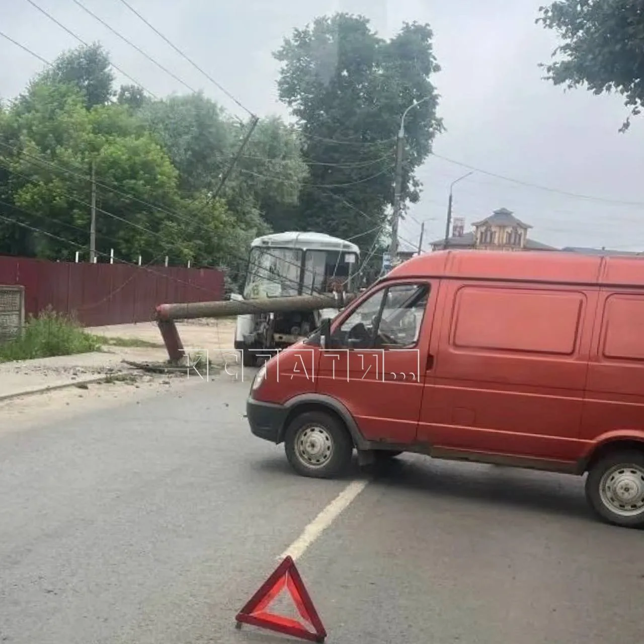 Понедельник - день тяжелый — в Павлове авария с автобусом

Столб перекрыл обе полосы, движение затру