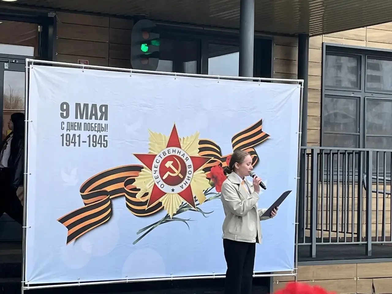 🎖️Поклонимся великим тем годам, Тем славным командирам и бойцам, И маршалам страны, и рядовым, Покло
