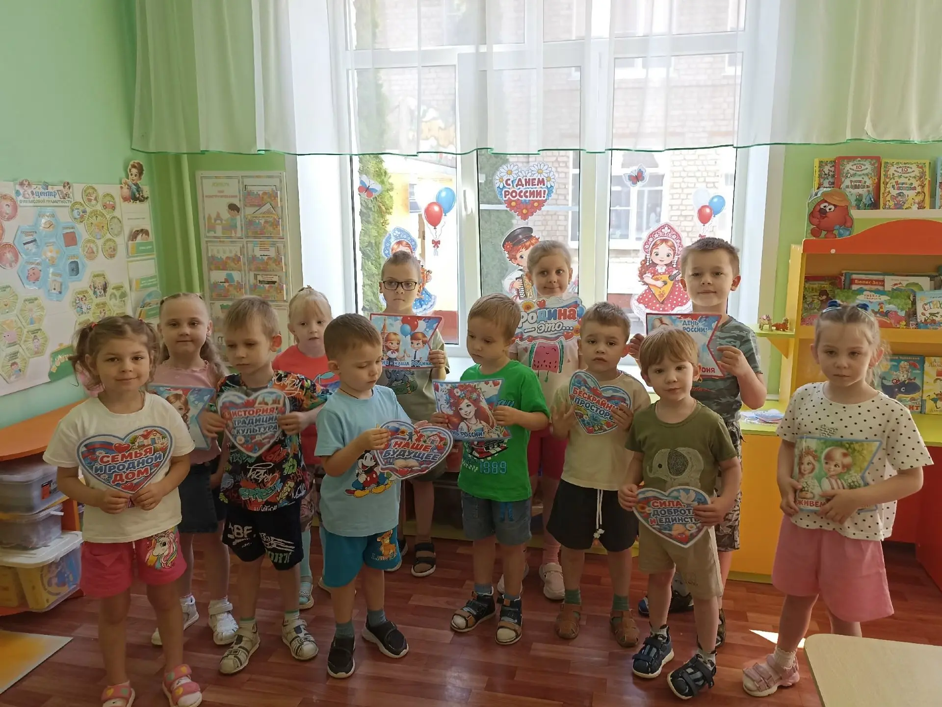 В логопедической группе №6 воспитатель Туранова Яна Евгеньевна провела беседу, посвящён...