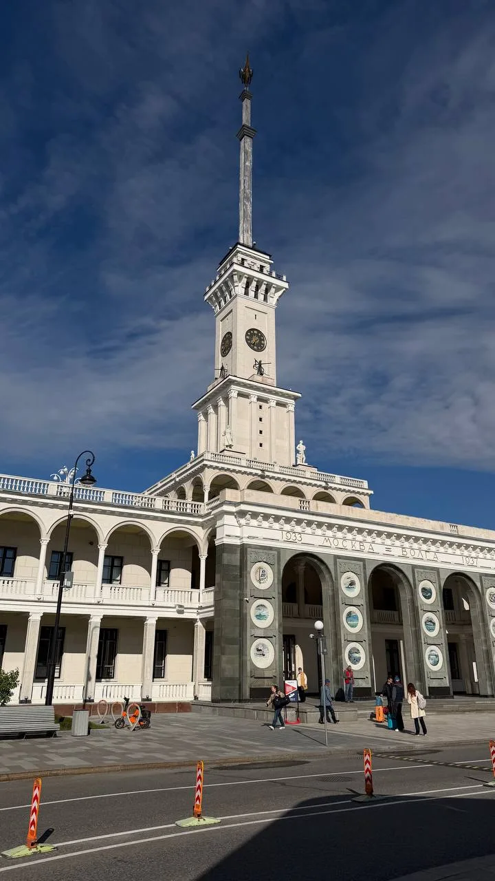 Отправление нашего теплохода в 10.00, начало регистрации в 08.00.