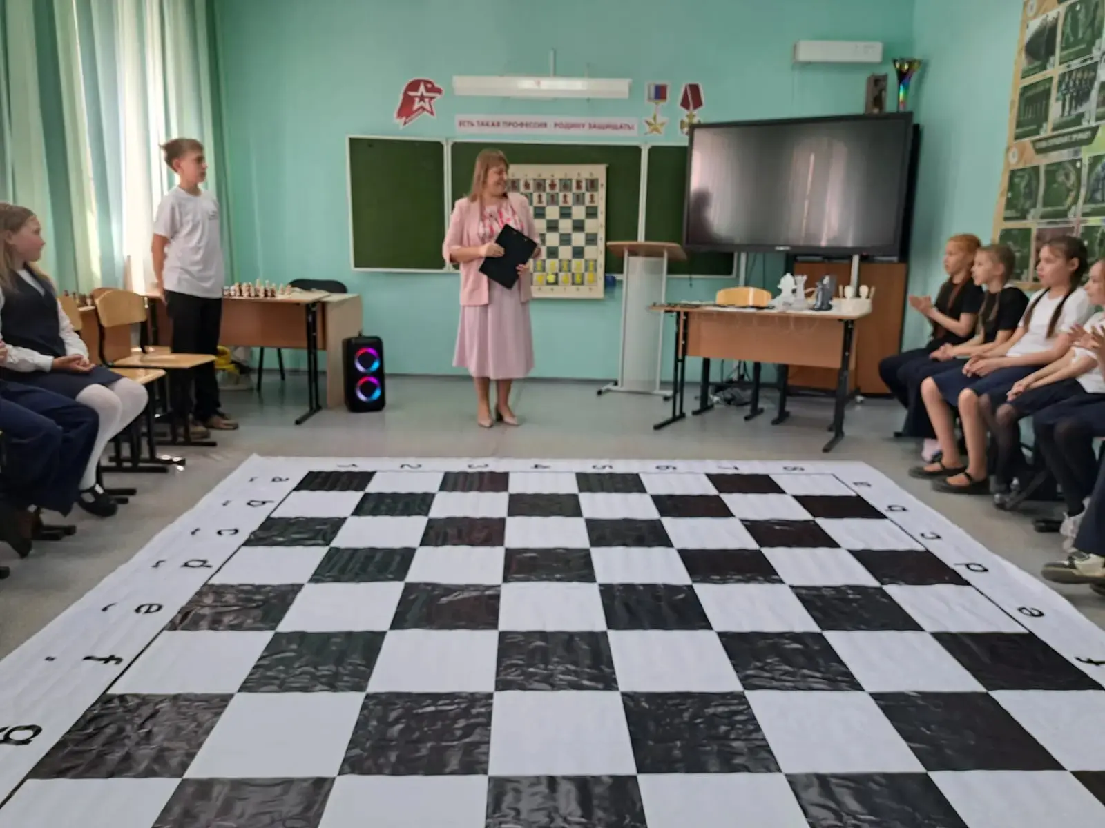 Новая рубрика "ДопОбразование_Лицей"  ♟️В Ресурсном Центре ожили шахматные фигуры!♟️  Знаете, что бу
