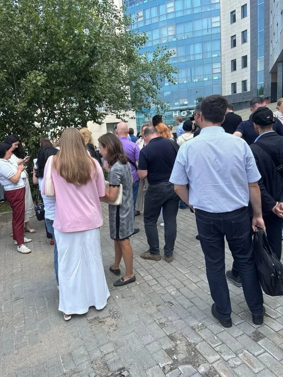 😨 Эвакуировали бизнес центр на новой риге «РигаЛэнд», по подозрению на минирование

👉 ПОДПИСАТЬСЯ 