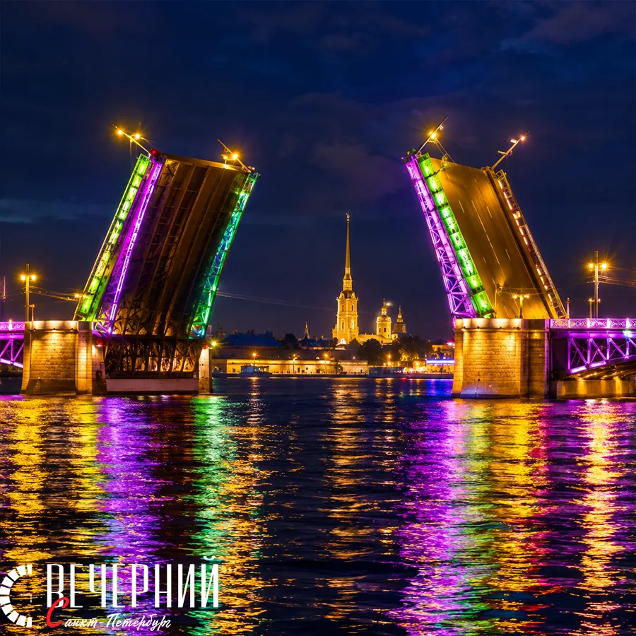 🌉 В день открытия Международного фестиваля молодежи мосты Петербурга подсветят в четыр...