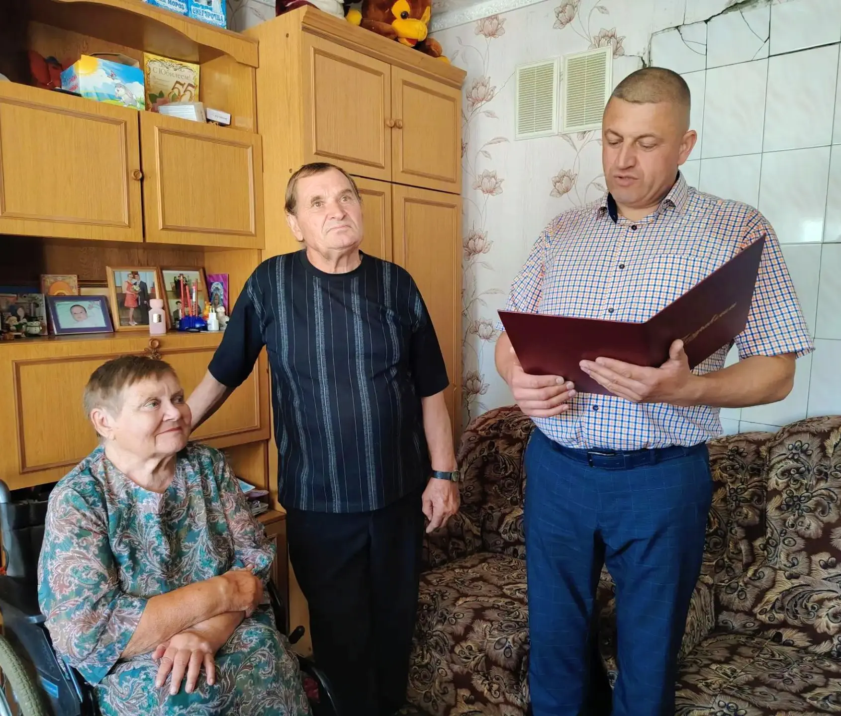 Сегодня Глава Куськинского сельсовета Мантуровского района Андрей Трунов поздравил с 70...