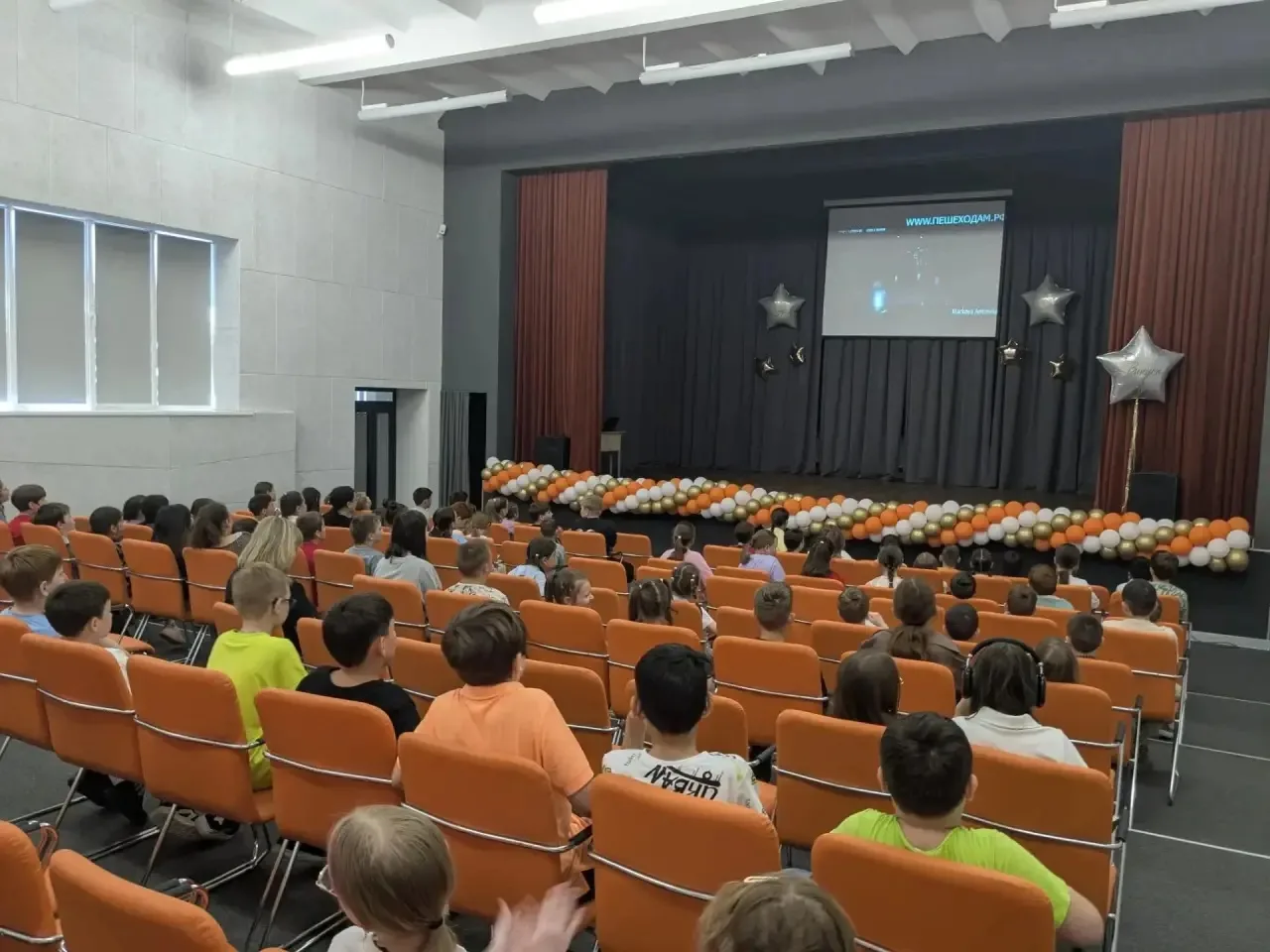 🚸 Безопасность на дороге: смотрим, учимся, соблюдаем !В нашем пришкольном лагере прошёл важный кино