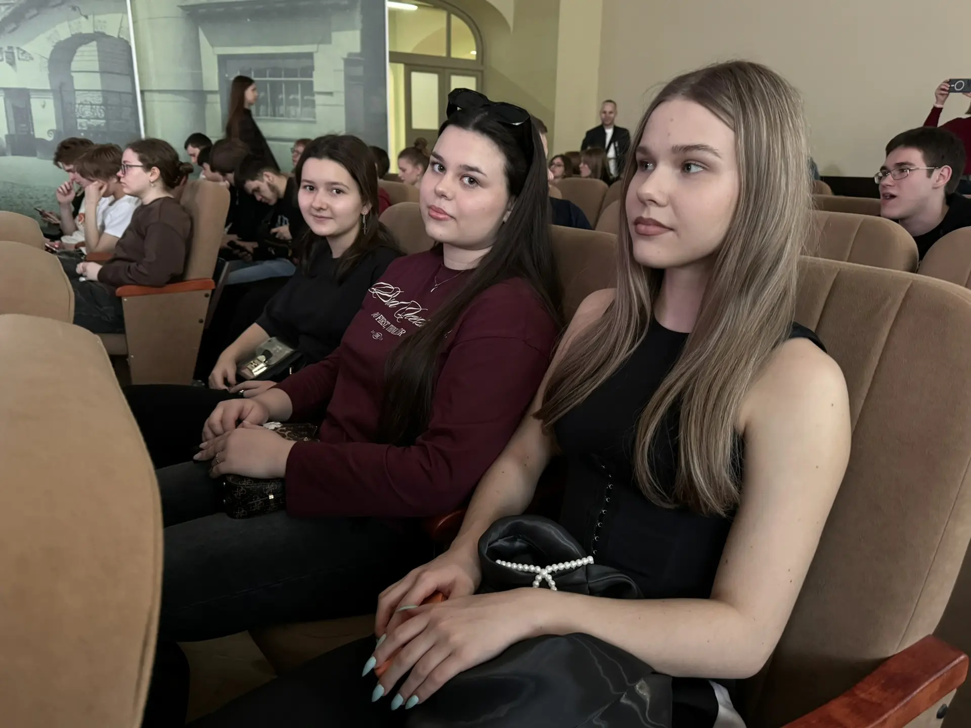 КАНИКУЛЫ С ПОЛЬЗОЙ 🎓 Десятиклассники, участники городского проекта «Предпринимательский класс в моск
