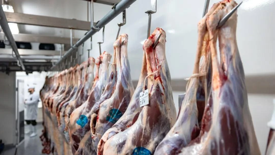 На Ямале дан старт ежегодной заготовительной кампании. Первой свежую продукцию на прила...