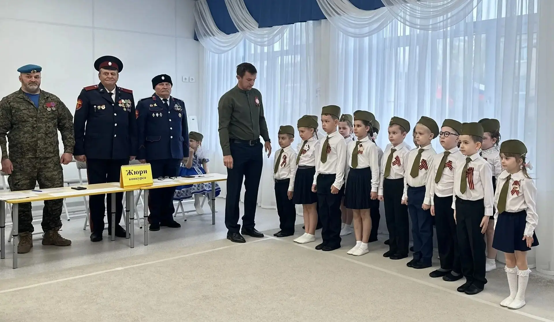 В дошкольном  отделении «Полянка» с большим  успехом  прошёл конкурс      "Строя и песни", посвящённ
