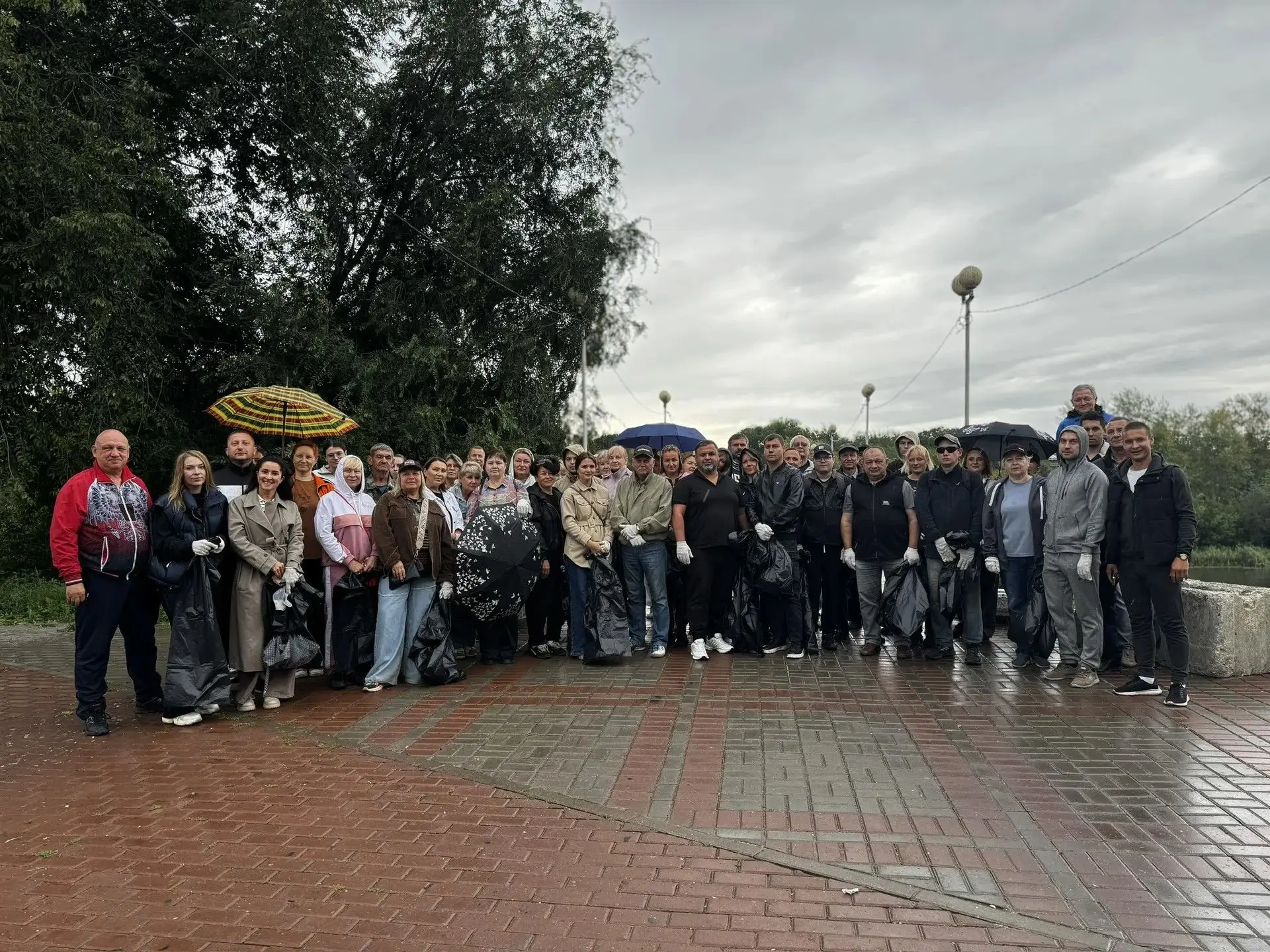 🧹🍂Сотрудники Агентства по регулированию цен и тарифов Ульяновской области приняли уча...