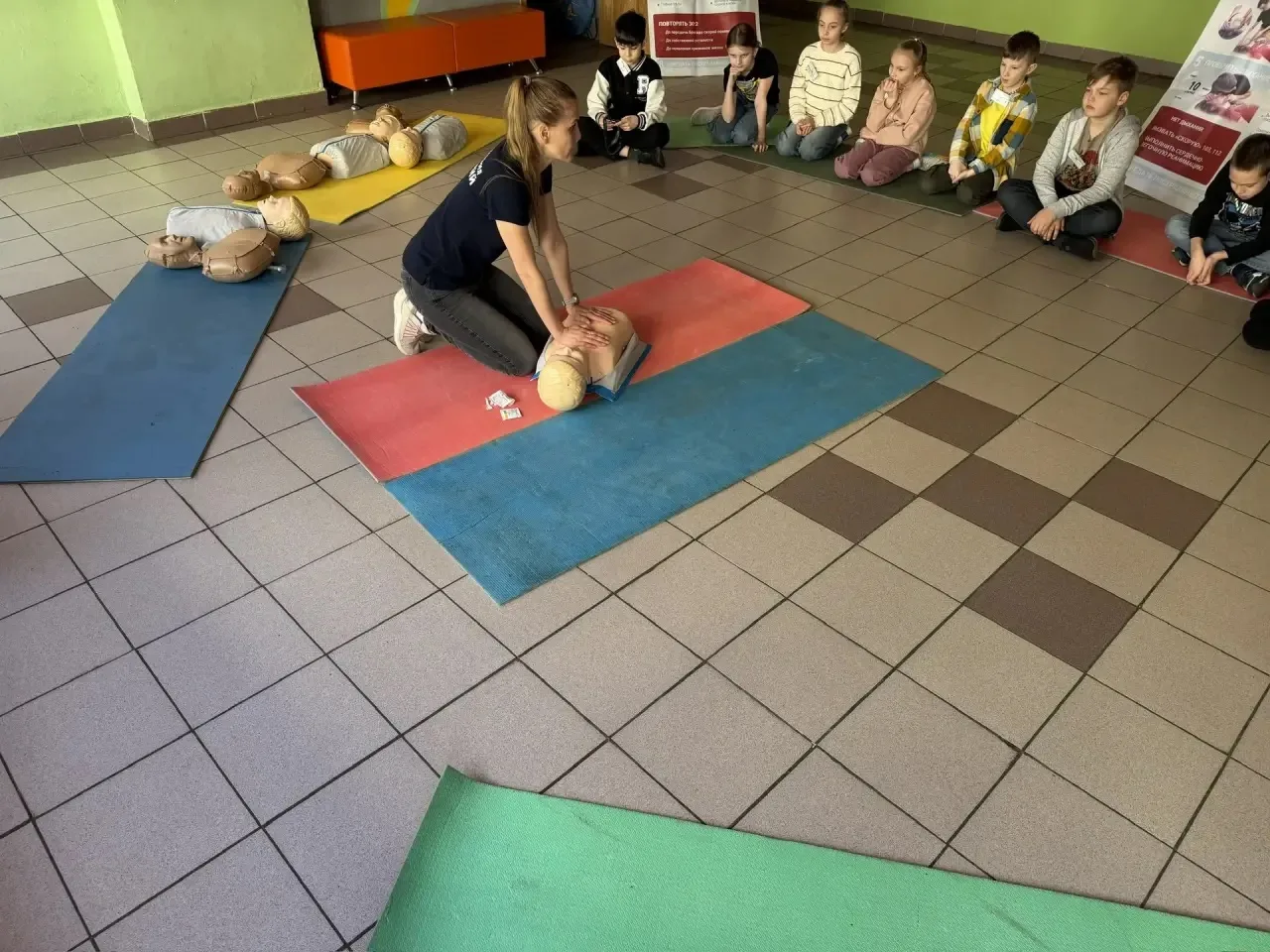 Второй день в лагере: секреты по выживанию 😎  Кажется, наши юные путешественники уже готовы покорять