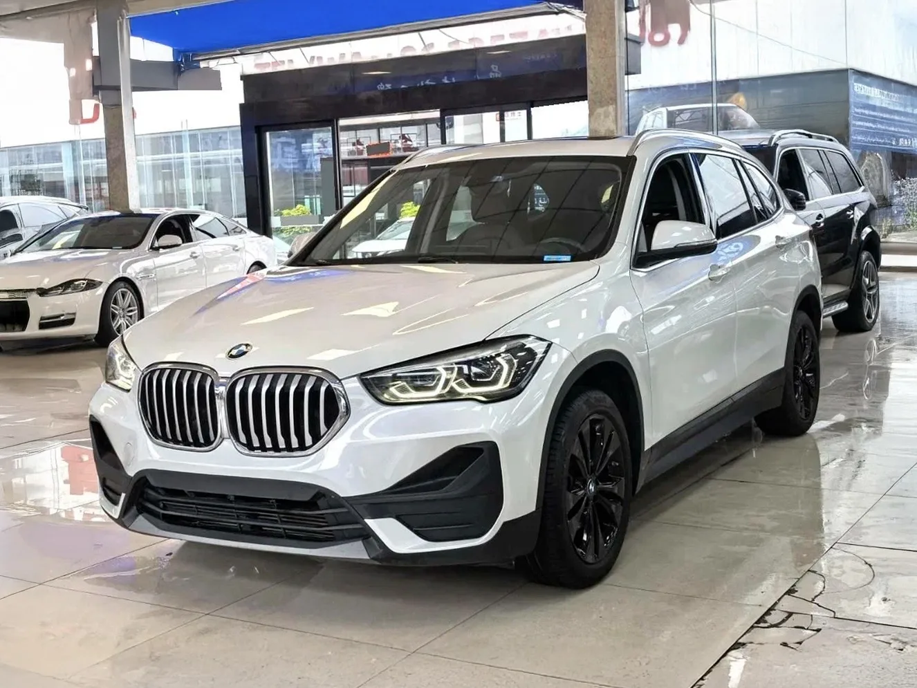 BMW X1 sDrive20Li Fashion из Китая 🇨🇳