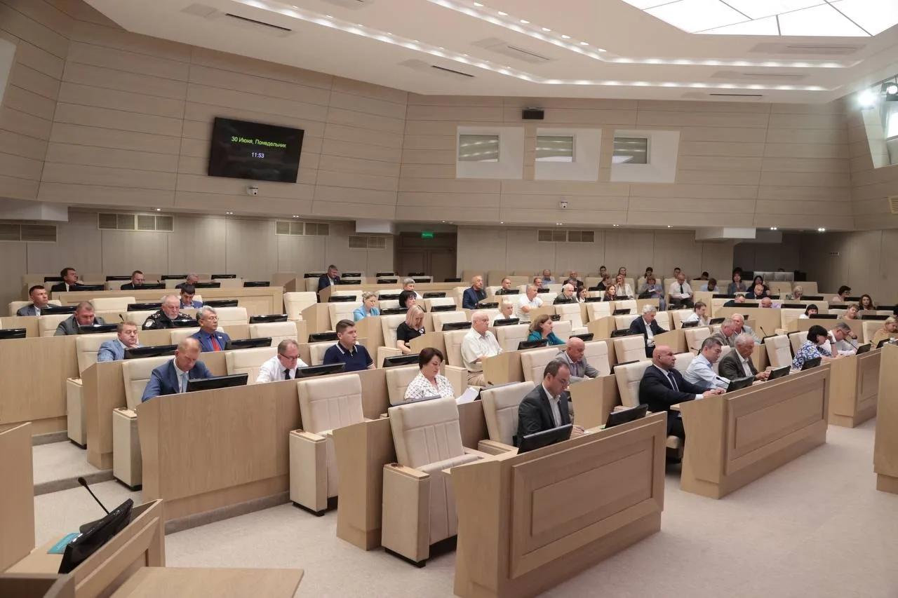 🌿 ️В Республике Крым введены штрафы за парковку у мусорных контейнеров