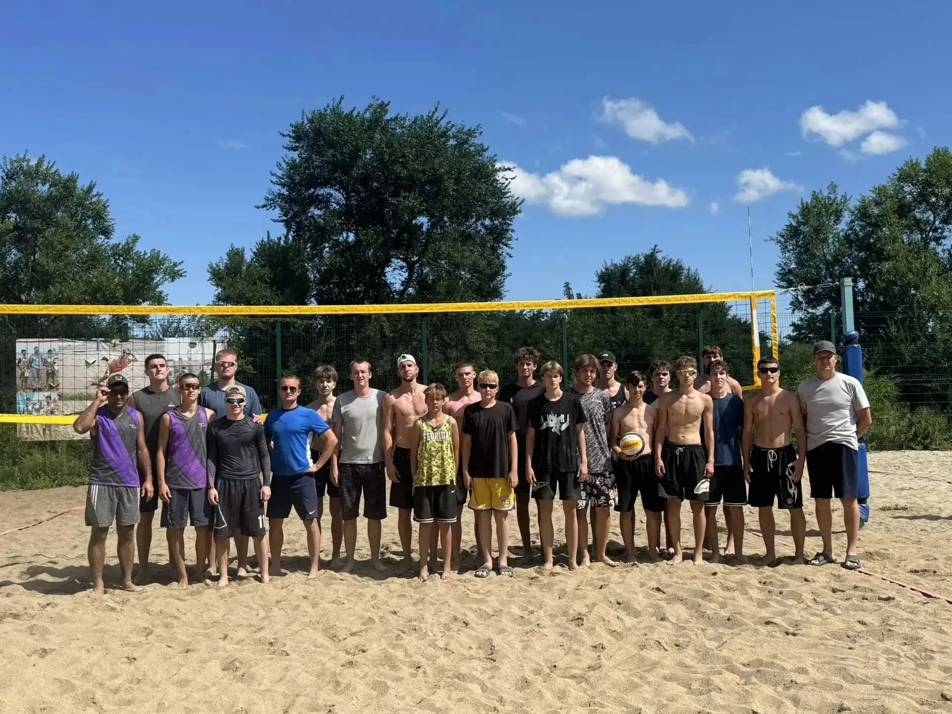 🏆10 августа в пгт. Сибирцево, проходил турнир по пляжному волейболу среди мужчин, посв...