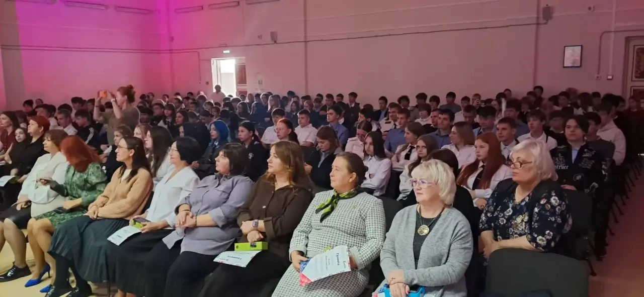 🎉 День учителя в нашем техникуме отметили ярко и душевно — праздничный концерт получил...