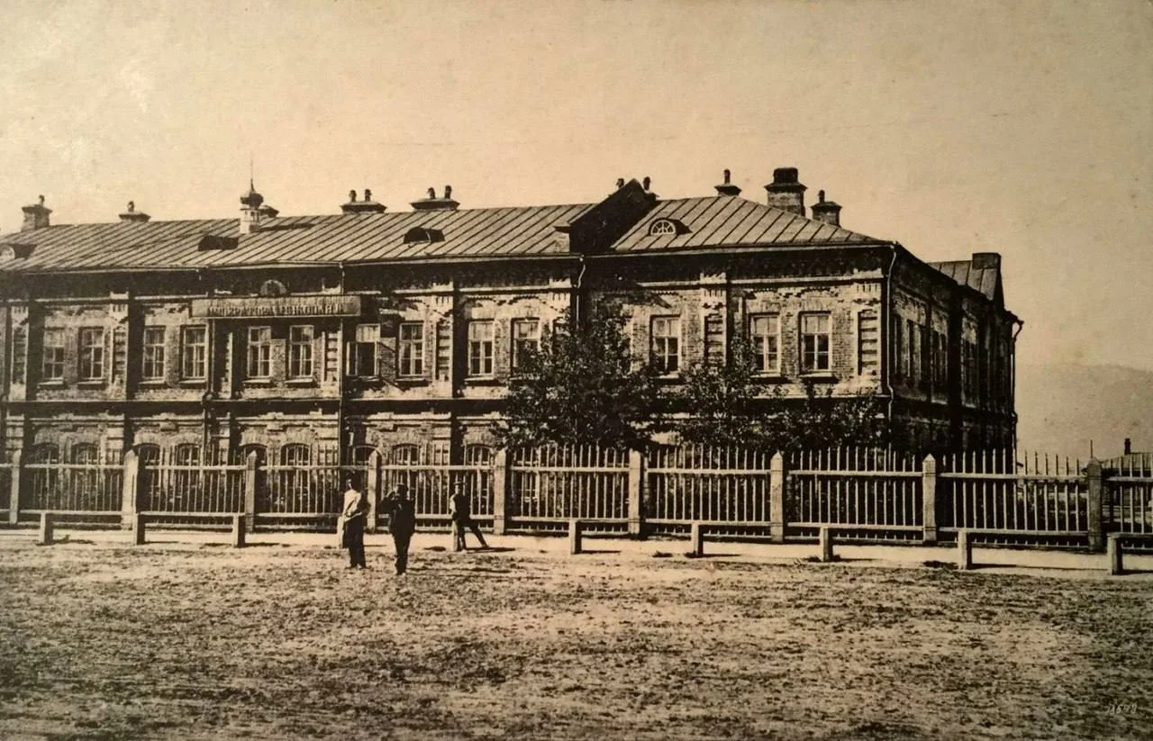 🏫 Ремесленное училище на перекрёстке Амурской и Николаевской (Профсоюзной). Начало XX ...