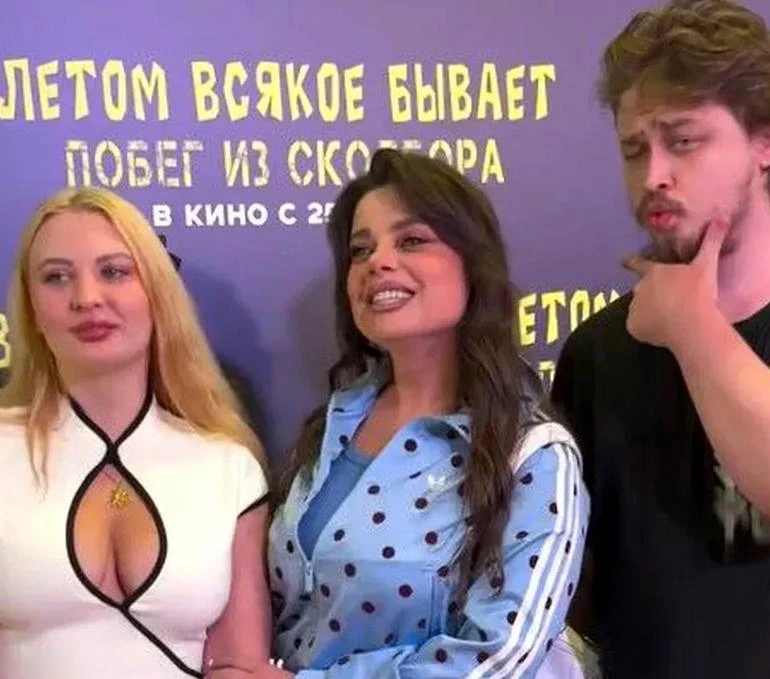 Лучшая свекровь года по версии зрителей — Наташа Королева, пришла на кинопремьеру в соп...