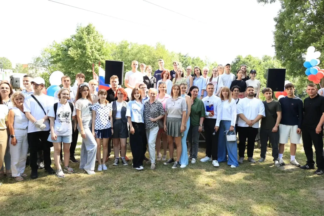 АЛЛЕЯ ВЫПУСКНИКОВ – 2026!

30 июня в городском парке Калининграда, озеро Летнее, состоялось особое т