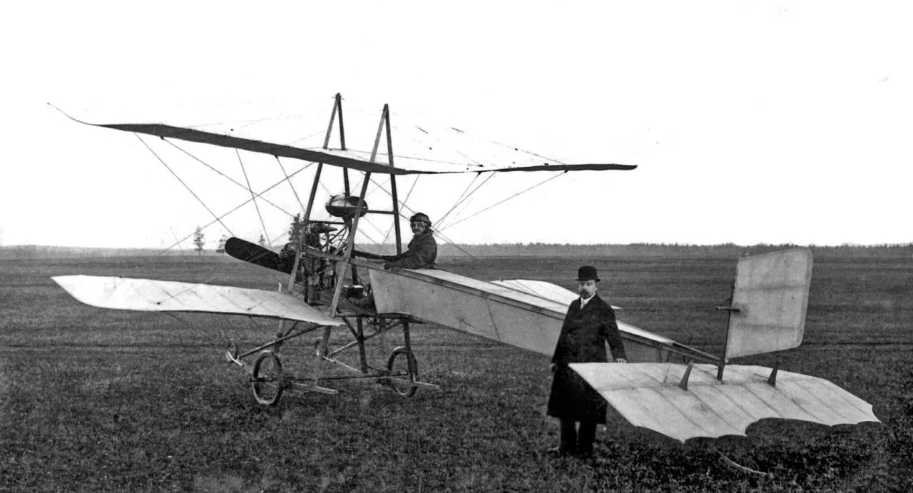19 июня 1910 года  - во время первой недели авиации, в России официально зарегистрирова...