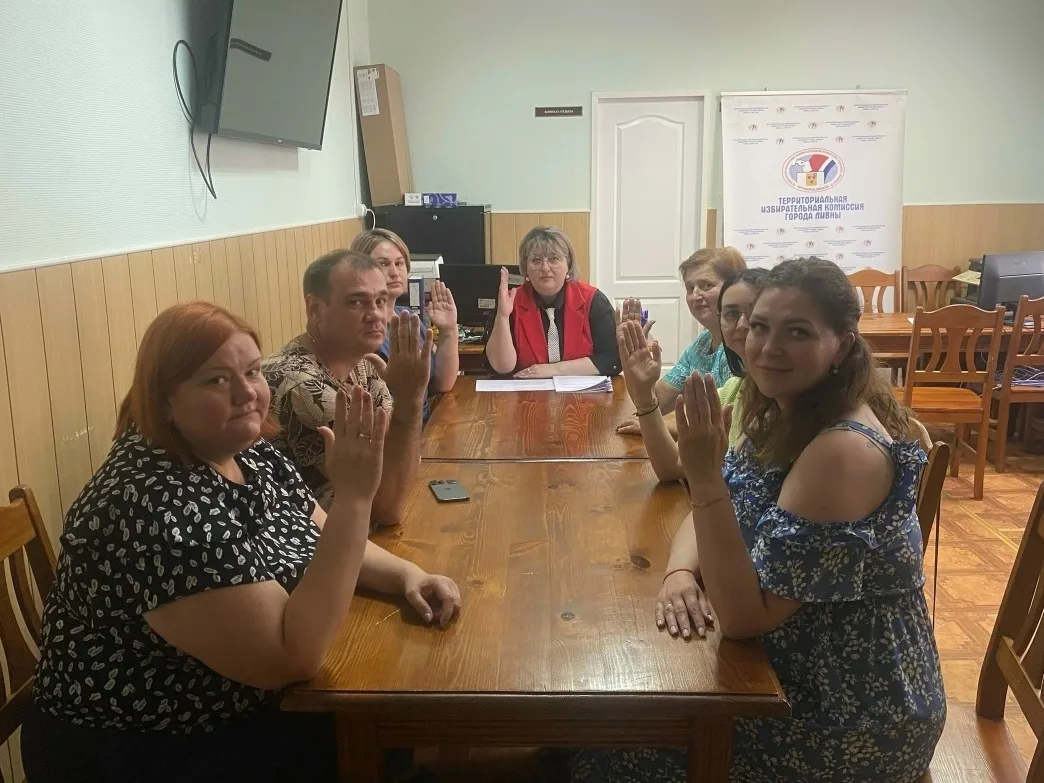 На два кресла в Орловском областном совете претендуют шесть ливенцев