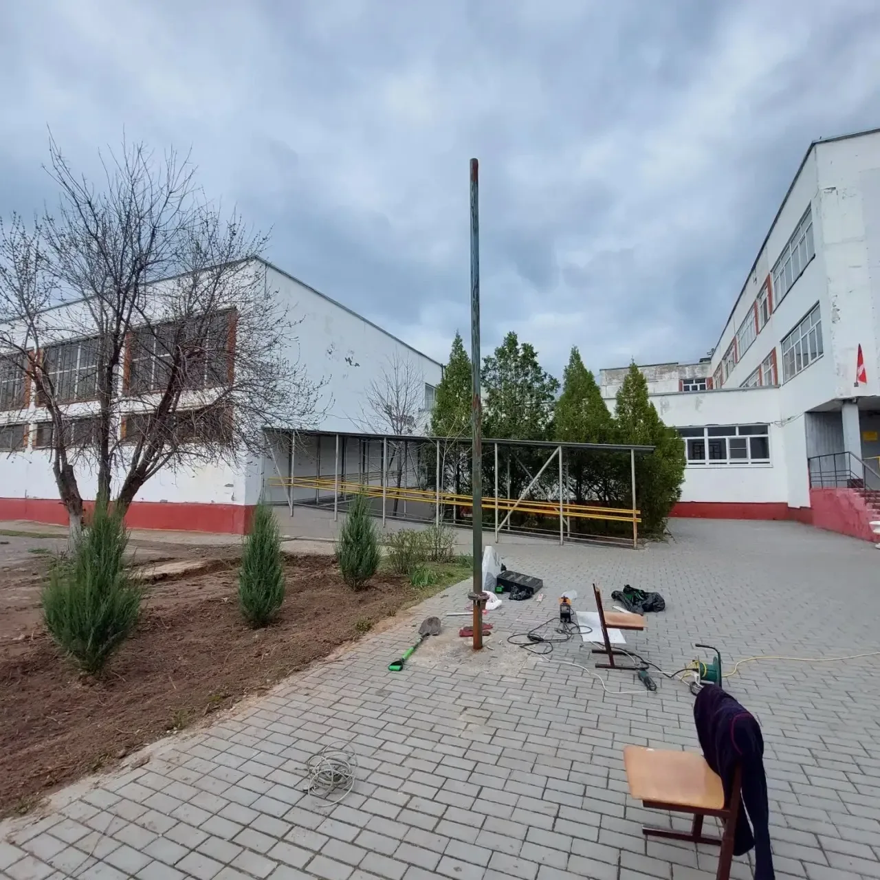 🌳Зеленый школьный двор: обновление нашего общего пространства🌳  💫Наш школьный двор стал заметно зеле