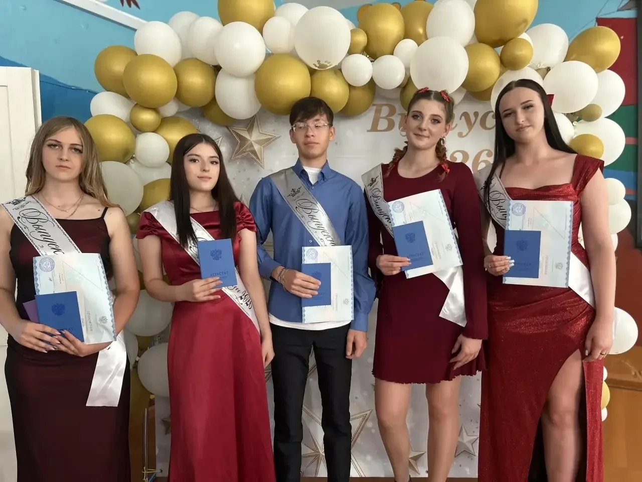 ✨Выпускной-2026 в Новосельской школе: В добрый путь, дорогие выпускники!

💐Вот и пролетели школьные