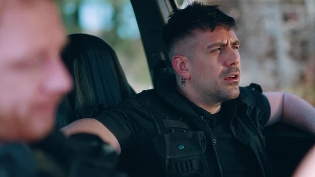 Заряжай и стреляй! mp4 (2023)  Жанры: #Фильмы  #Боевик  Старые друзья — сотрудники частной службы бе