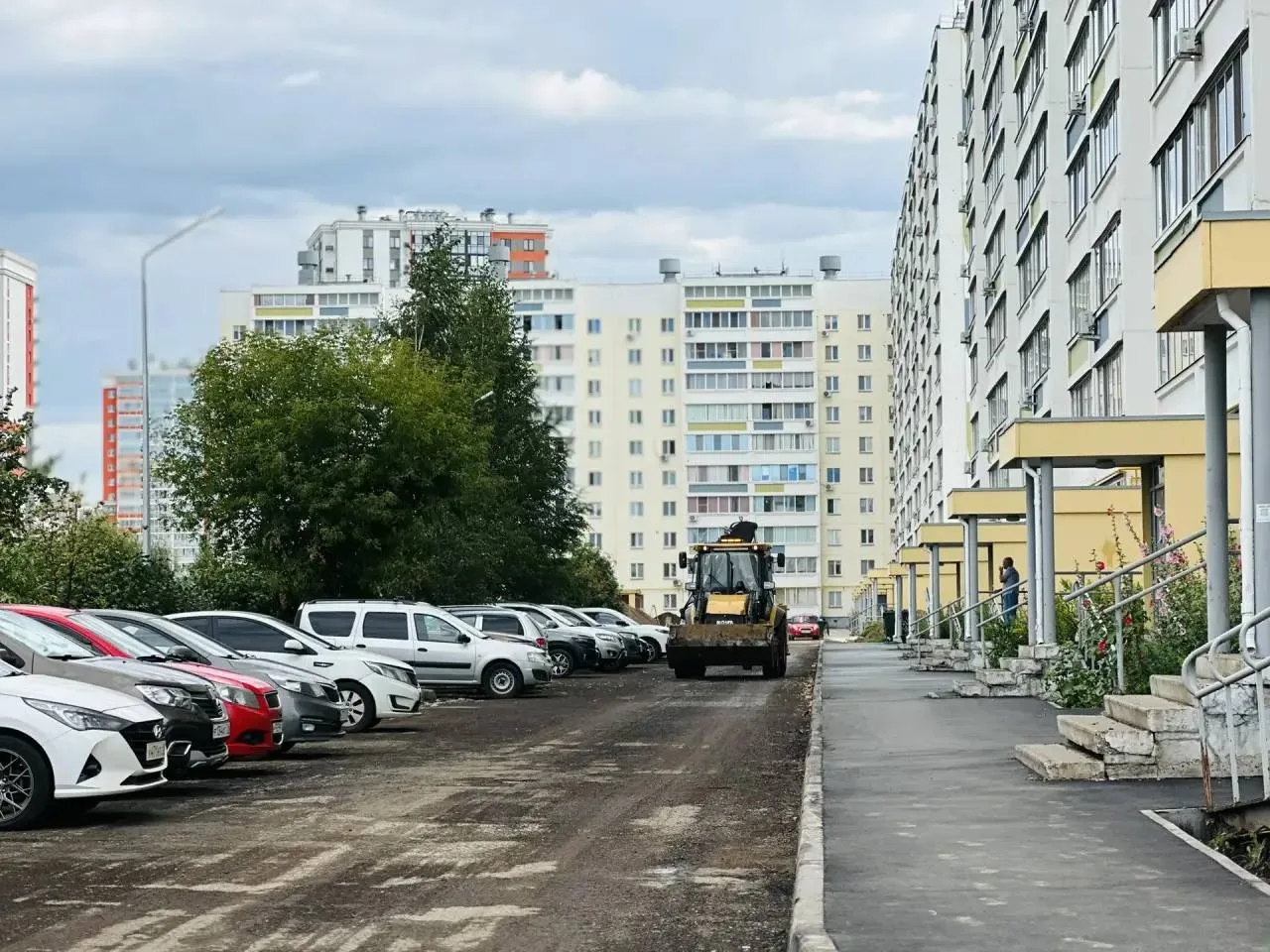🌳 Финал благоустройства в Замелекесье — по программе «Наш двор» работы идут на улице Авангардная.

