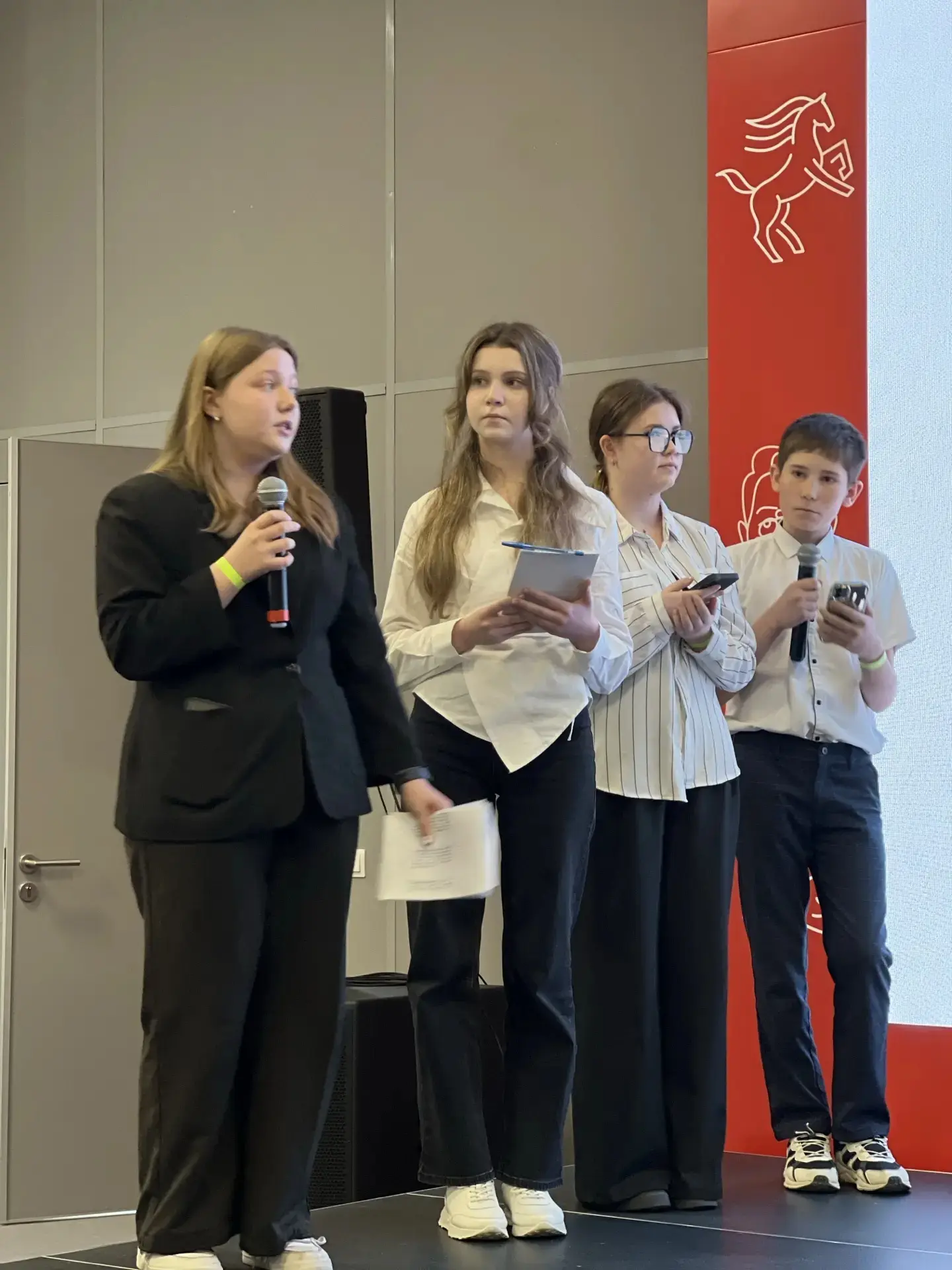 🌟 Гордость лицея: Ксения Матвеева – в финале регионального экономического форума!  Сегодня на площад