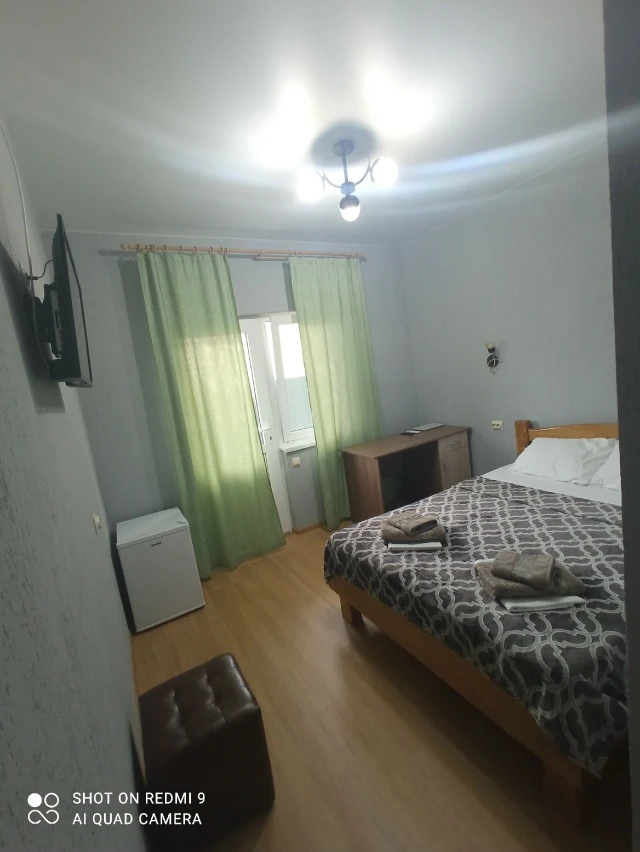 #ЦАНДРИПШ ул. Пограничная, 8/А  🏡Гостевой дом "СОЛНЕЧНЫЙ БРИЗ" ‼️от 2000 за номер‼️ 🏝️Идеальное мест