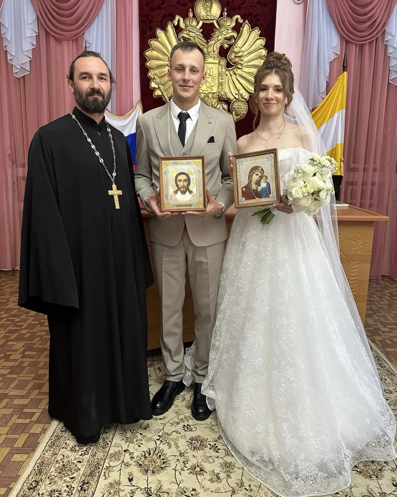 Илья Онищенко и Елизавета Гоженко открыли свадебный сезон в  Советском округе