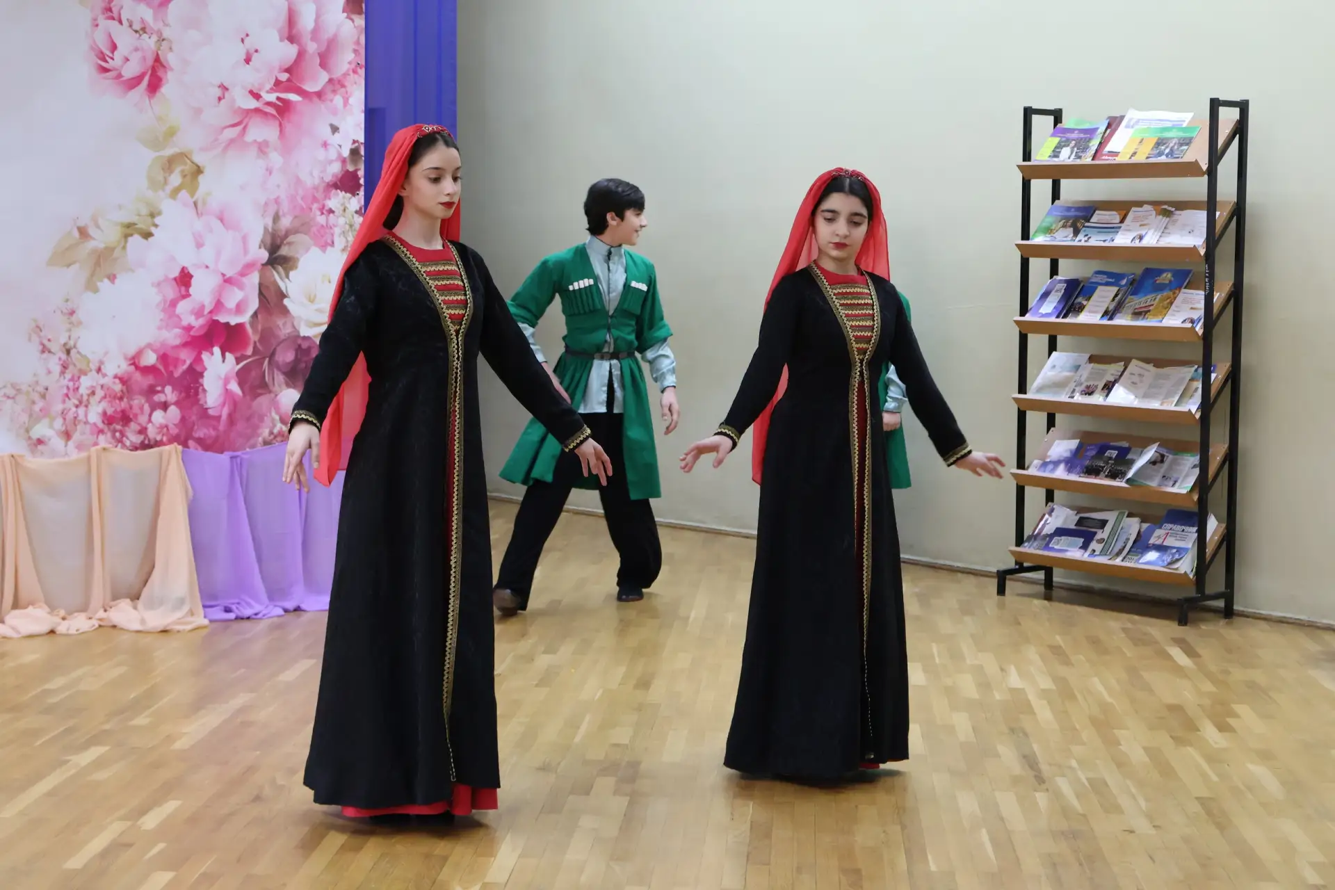 🌷 Праздничный концерт " Самым нежным!"    🎶 Сегодня в стенах нашего лицея состоялся незабываемый веч