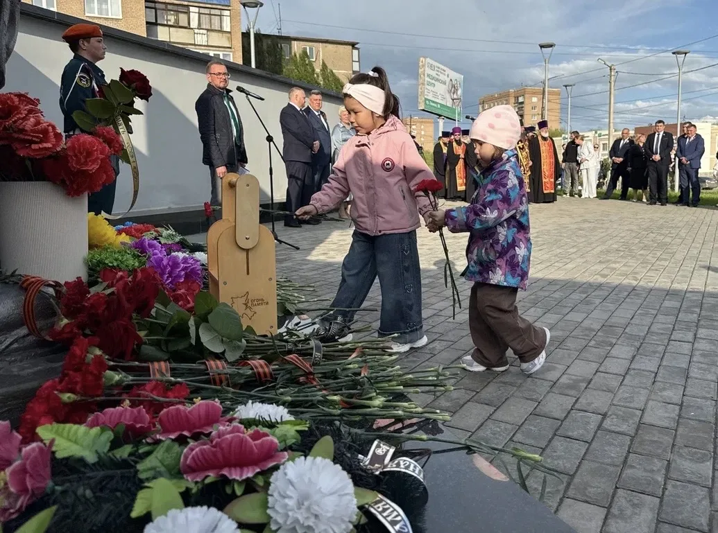 Добрый вечер, друзья!   Сегодня был очень долгий день. Он  начался и заканчивается Огнем памяти. Ран