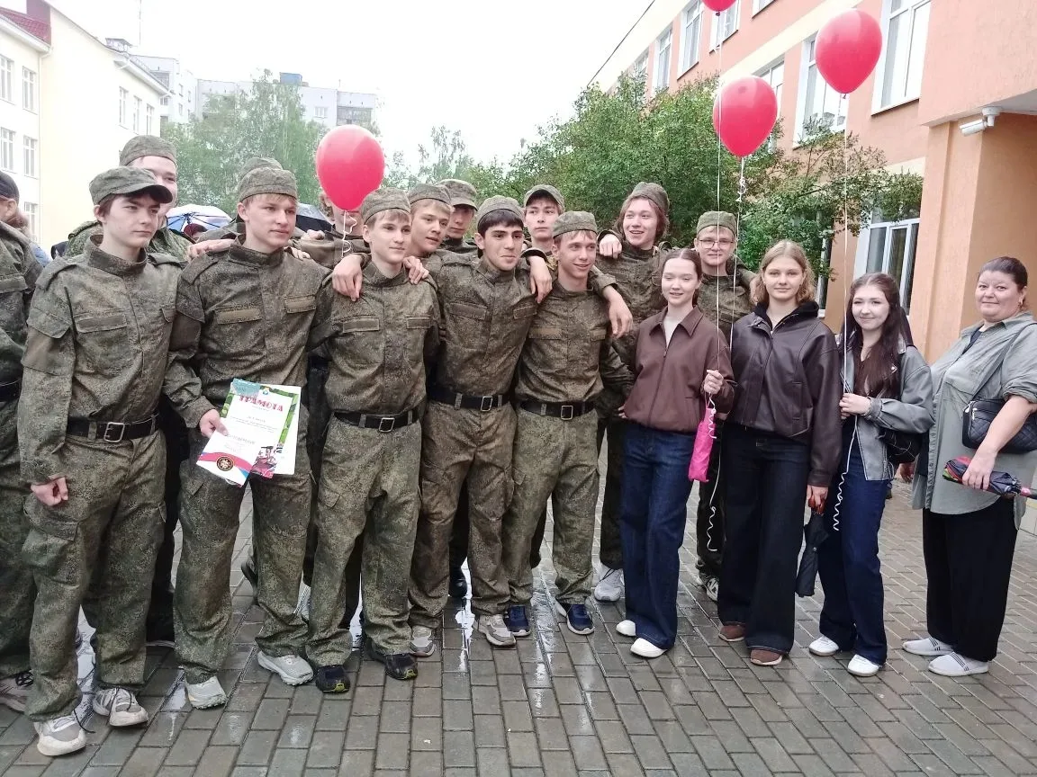 31 мая завершились пятидневные учебные сборы «Патриот» в «Весёлом Бору».
За пять дней мальчишки осво