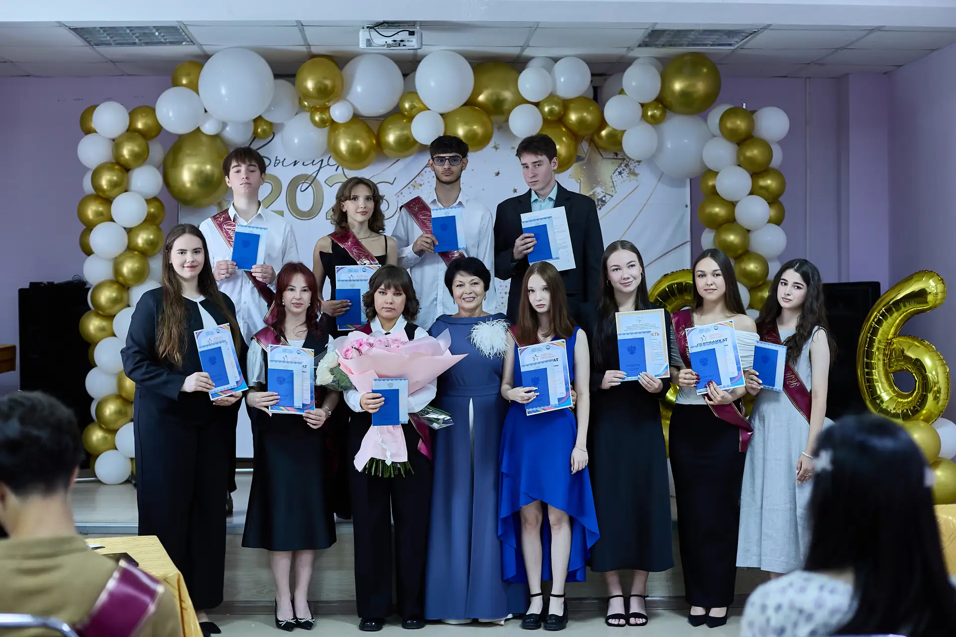 🎓✨ В МБОУ «Школа № 24» г. о. Самара состоялась ежегодная добрая традиция — вручение аттестатов наши