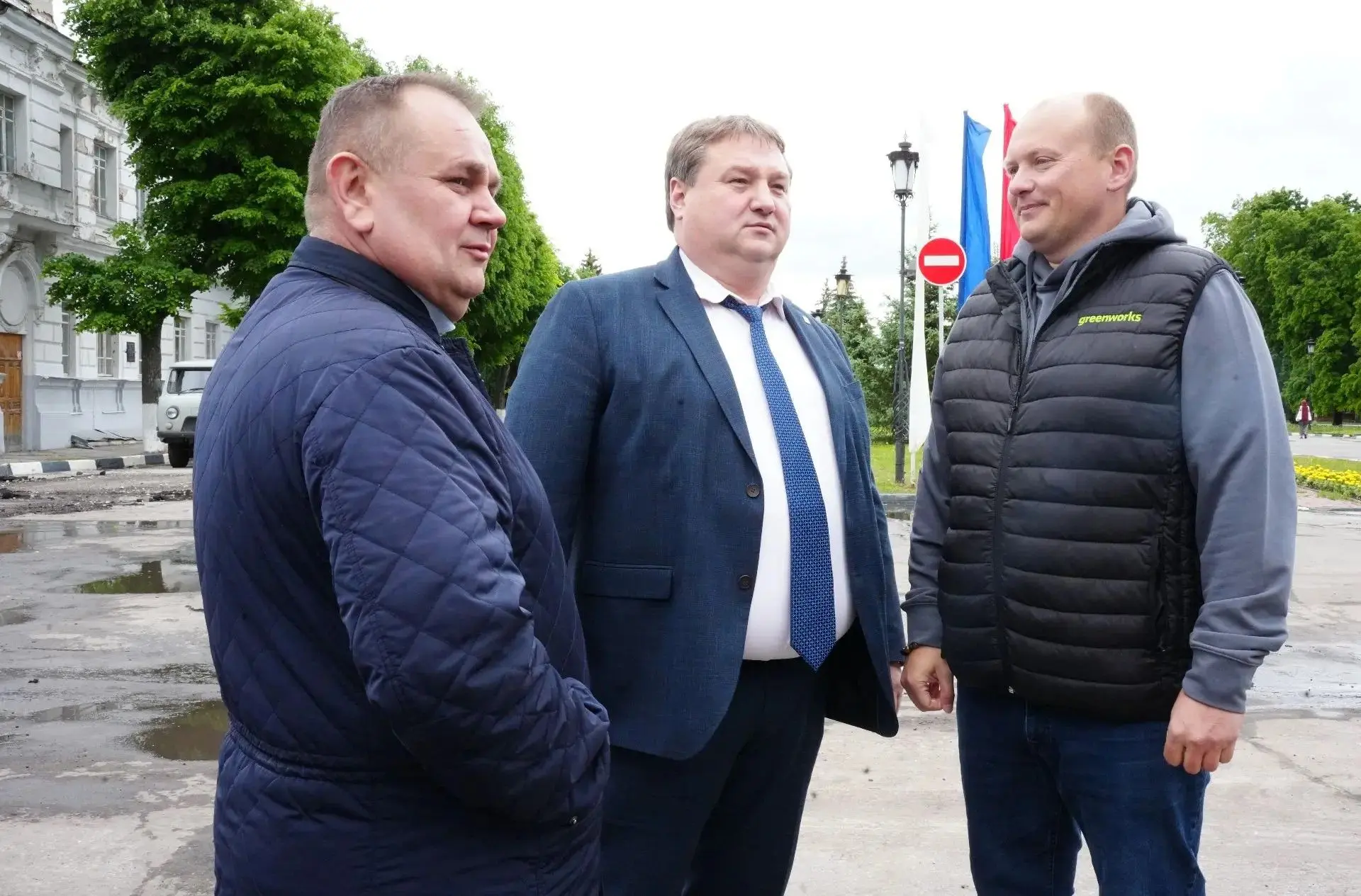Благоустроили территорию между УлГПУ и Областной научной библиотекой за внебюджетный счёт
