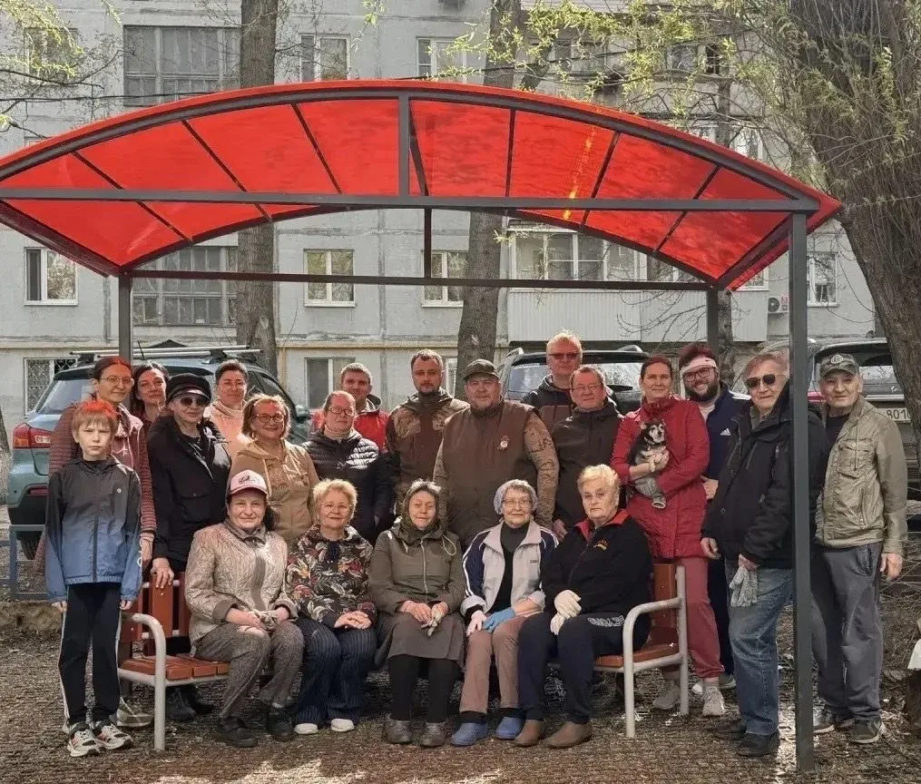 Октябрьский район преображается 🌸

В рамках весеннего месячника по благоустройству депутат Думы г.о