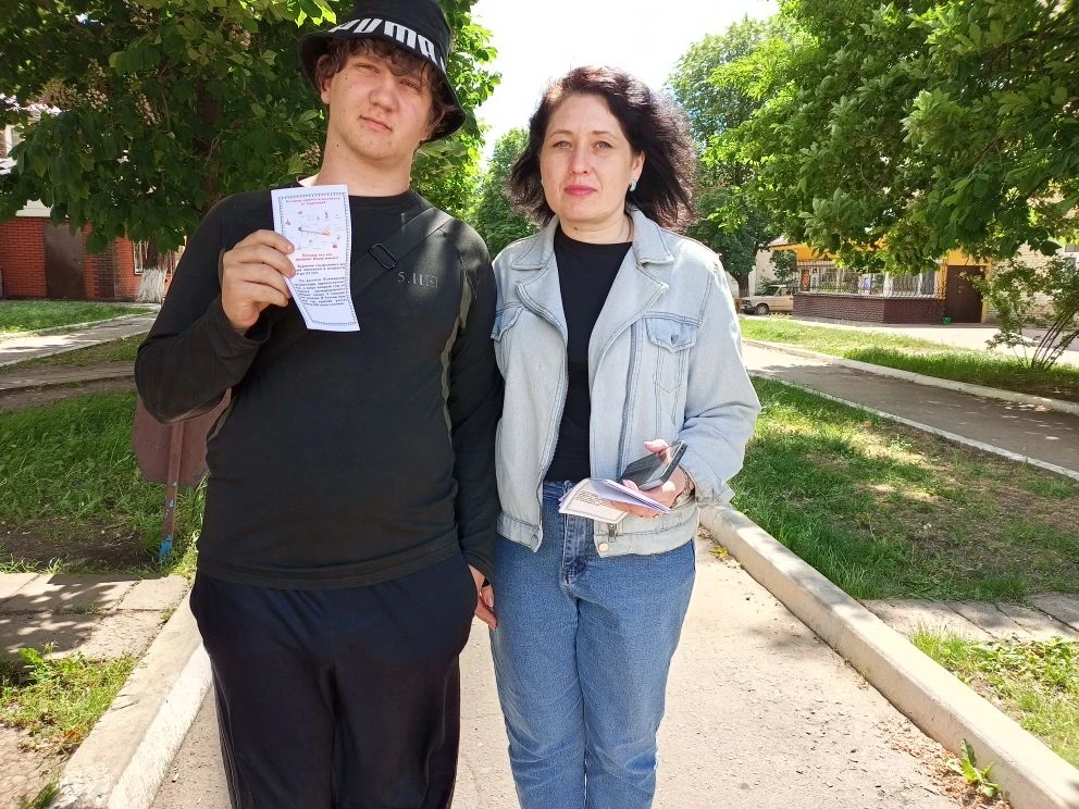 Сотрудники Зимогорьевского городского дома культуры, 29 мая, провели акцию "Мы против к...