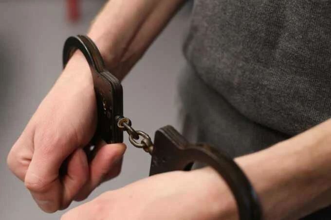 AQSHda o‘zbekistonlik migrant hibsga olindi  26 yoshli O‘zbekiston fuqarosi Mamatqul Akbarov AQSHnin