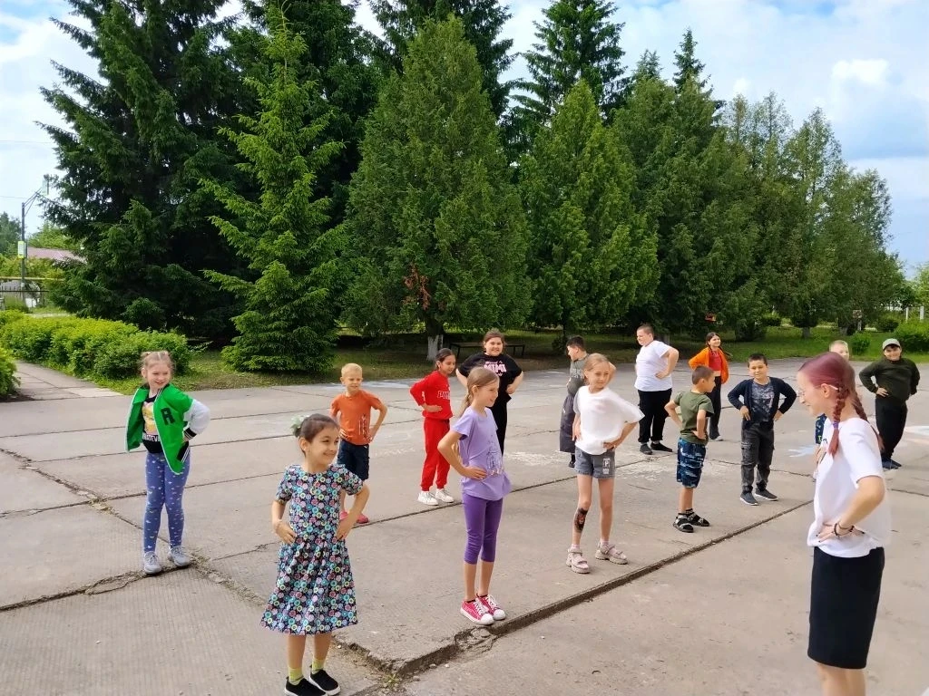 ✨ Волшебный день в нашем лагере: кино и мода! ✨ 
 
Сегодняшний день в пришкольном лагере получился п