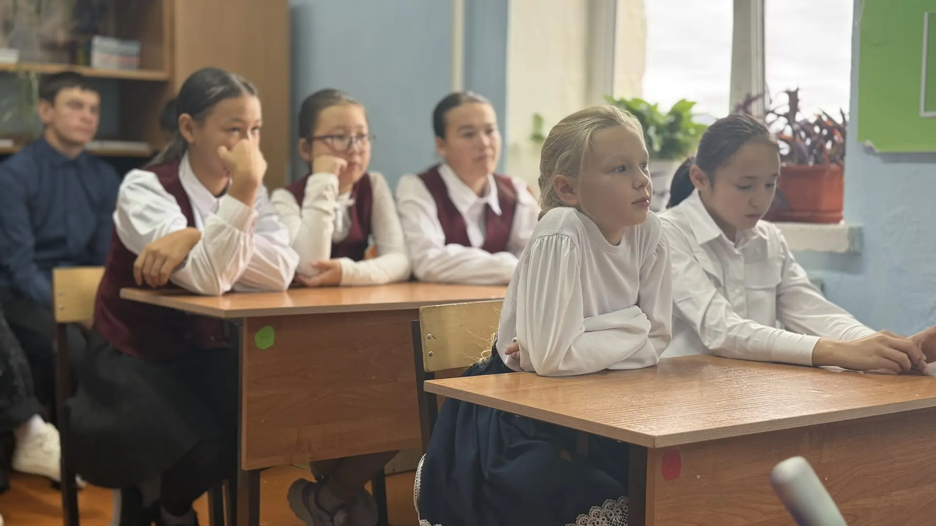 🇷🇺📌В рамках воспитательной работы в школе был проведён классный час, посвящённый Дню...
