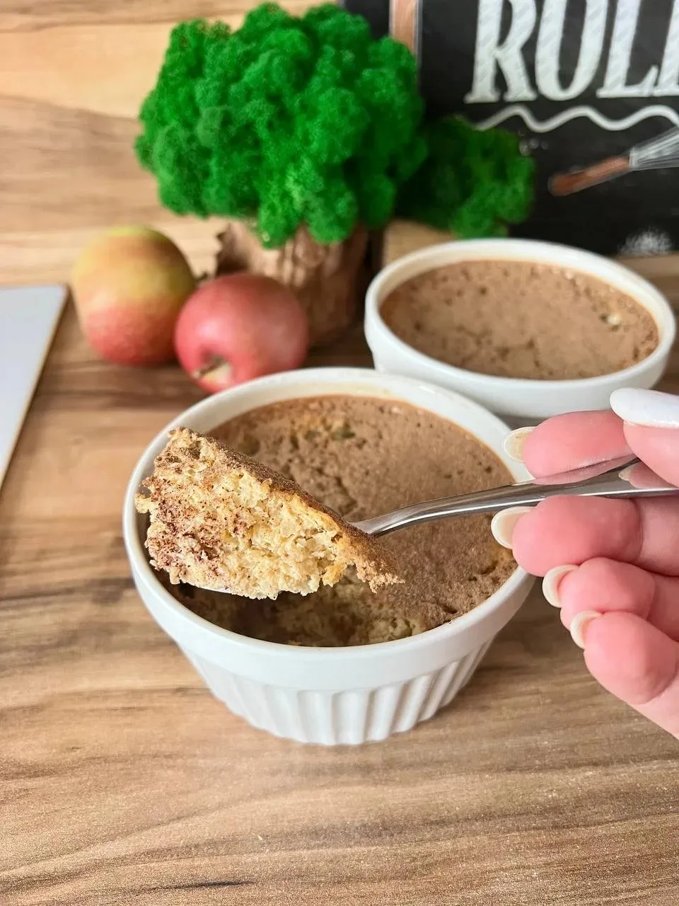 ЯБЛОЧНЫЙ ДЕСЕРТ БЕЗ МУКИ🍎 Легкий и вкусный😋 Обязательно попробуйте!  Нам понадобится: ✅Яблоки 2шт - 