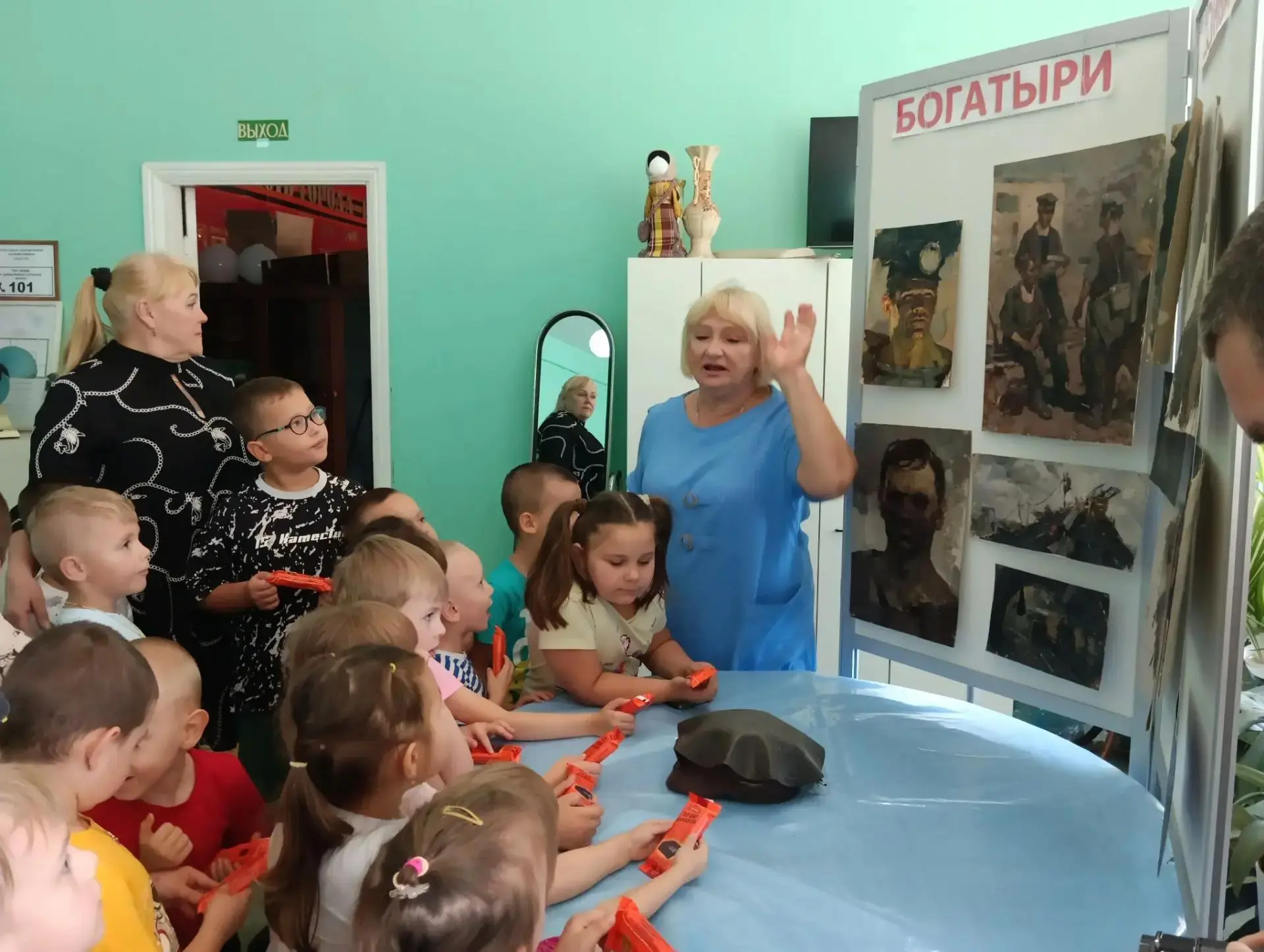 🖼️ 🏛️ Экскурсия по выставке картин И.З. Киселева «Богатыри Донбасса» 🏛️ 🖼️