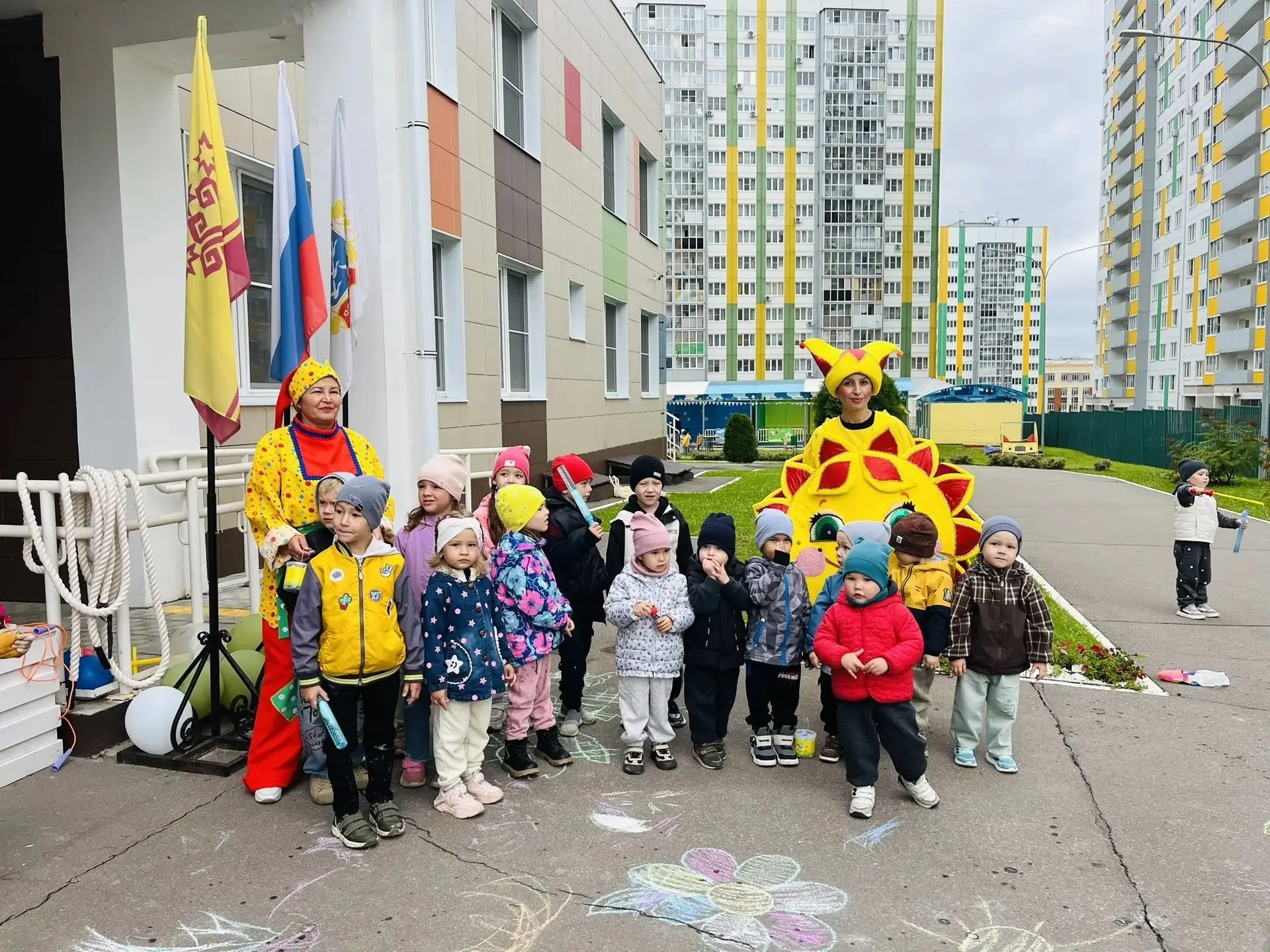 Лето, спасибо тебе за тепло, витамины и звонкий детский смех!