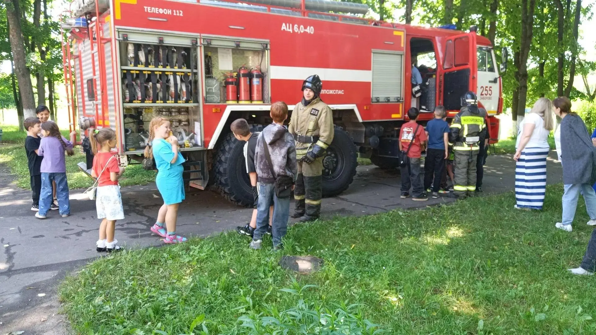 🔥 Огнеборцы ГКУ МО «Мособлпожспас» провели урок безопасности в школьном лагере

15 июня работники 2